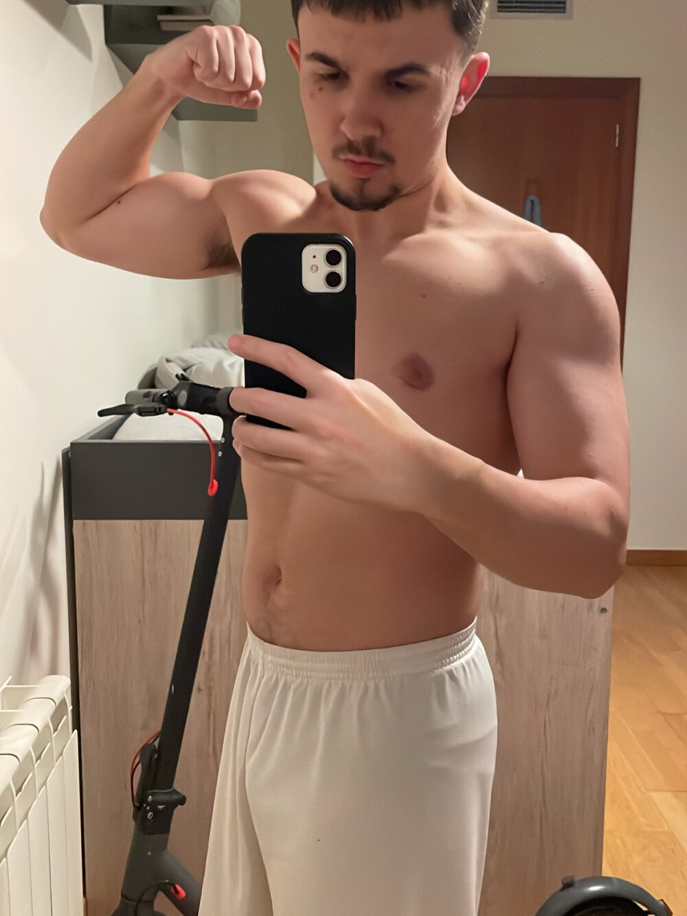 polete1121's Offline XXX Chat