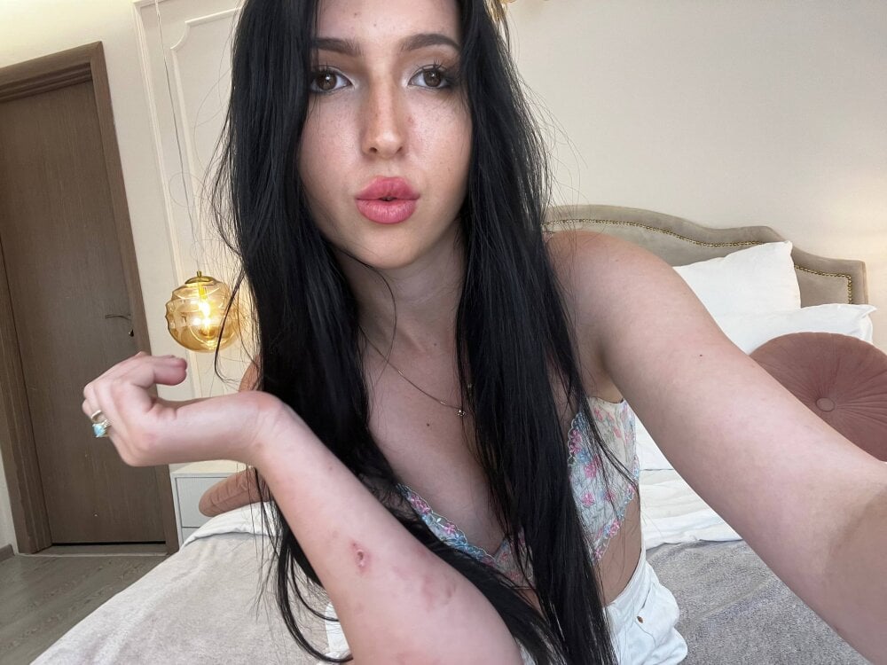 sexcam3d.net vivanerra livesex profile in swiss-damn-its-expensive-for-me cams