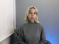 LillyLavoiee's Offline Chat Room