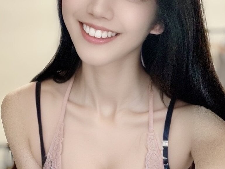 happy_hino from stripchat