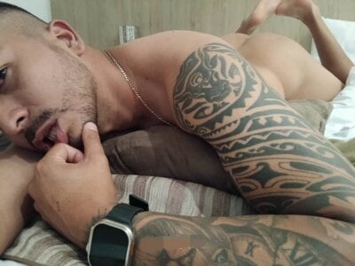 Felipe_Vzla1 Male Bisexual Cam Nude