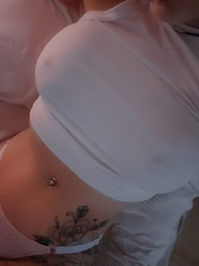 dulcemorela83 on StripChat