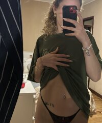 nickitaa's Offline XXX Chat