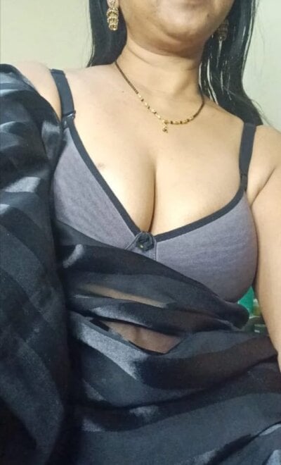 cute-liza from stripchat