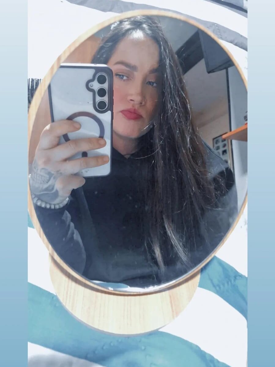 simone_boss' Offline XXX Chat