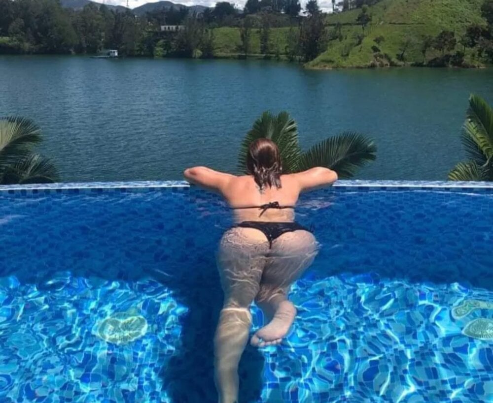 saraarouusee from stripchat