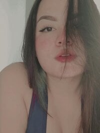 Mia_forbes' Offline Chat Room
