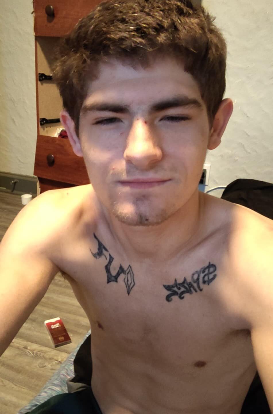 Spazzout2x's Offline XXX Chat