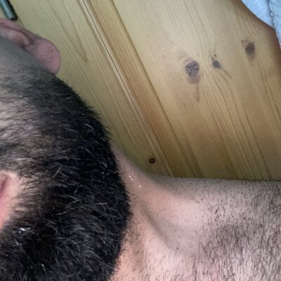 persianhairyyy from stripchat
