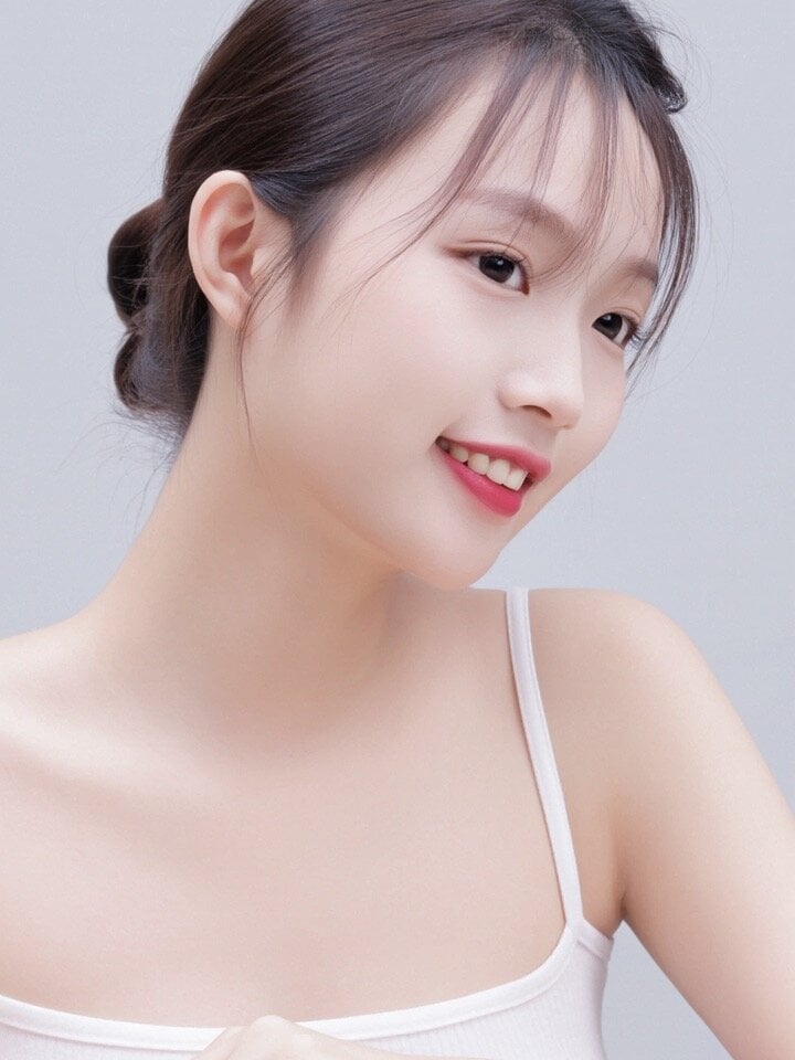 Nhungbaby live cam model at StripChat