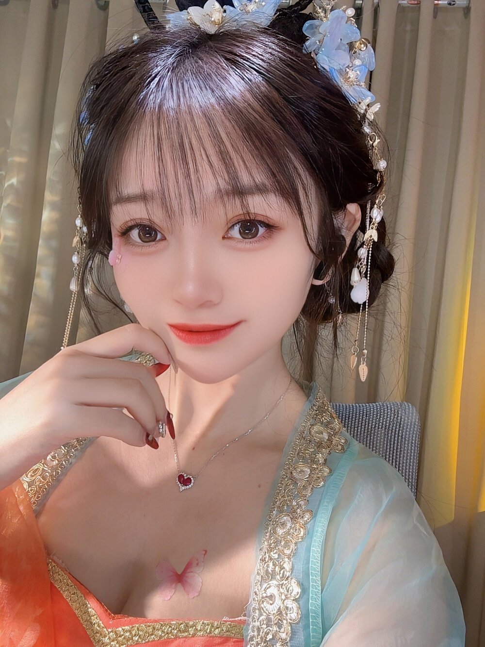 Live sex webcam photo for Tang_bao_ #290203764