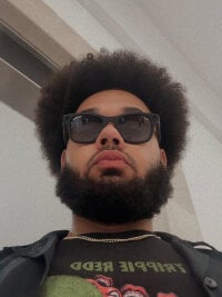lightskinmanfun's Offline Chat Room