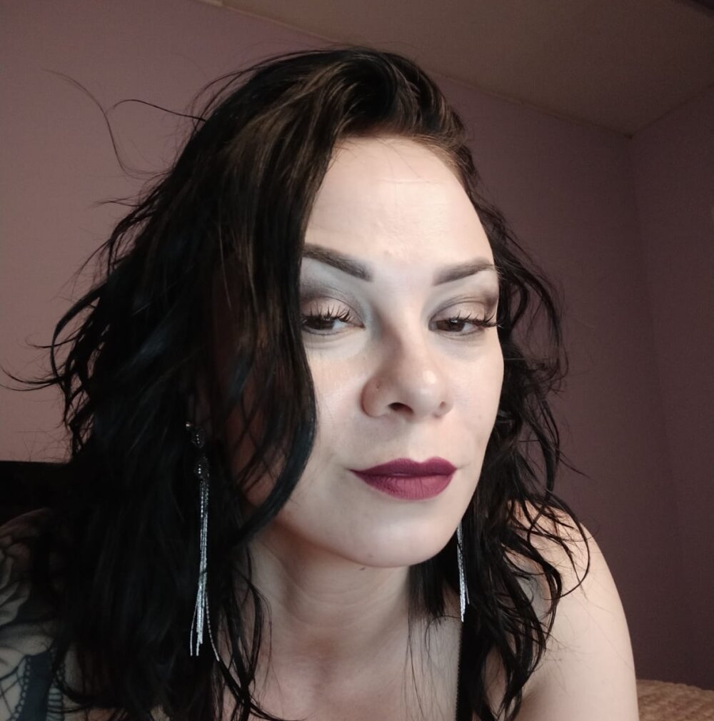 Live sex webcam photo for LindaBlacks #278947618