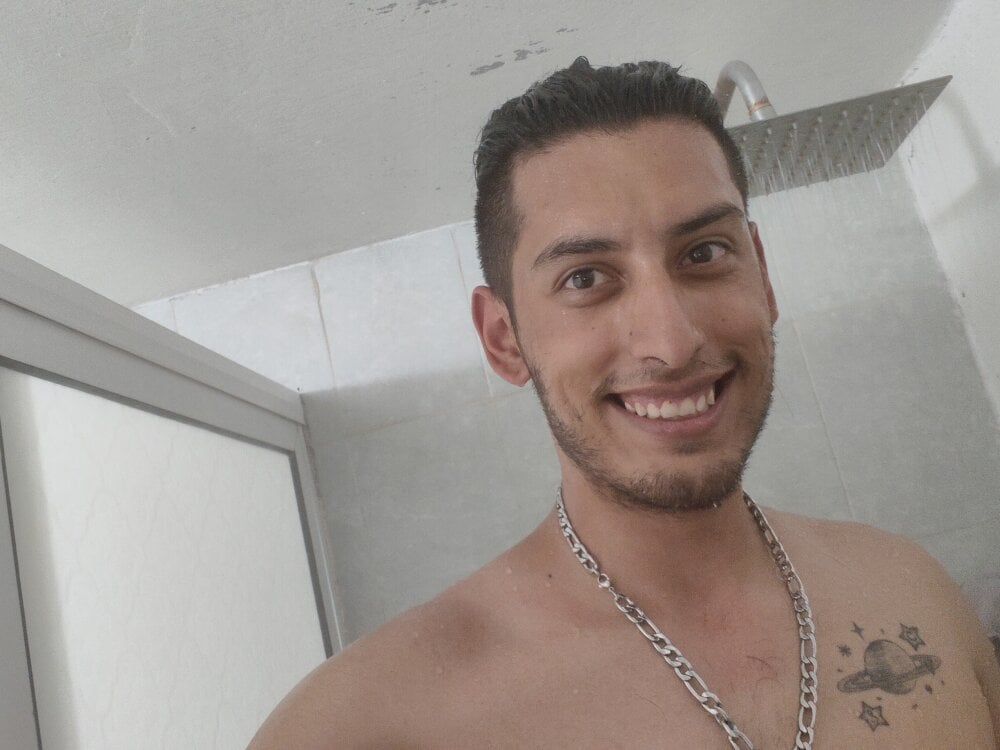 jesh1997 from stripchat