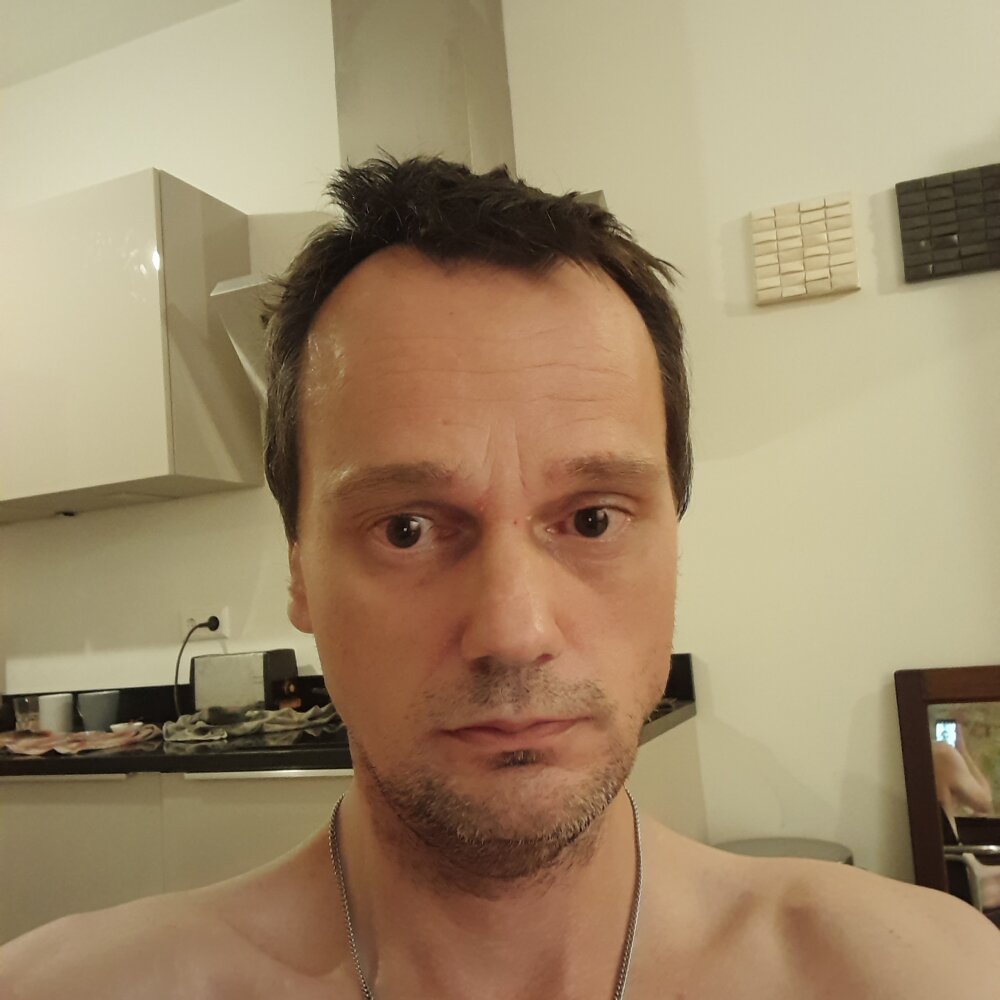 leoniscaareful's most recent online preview