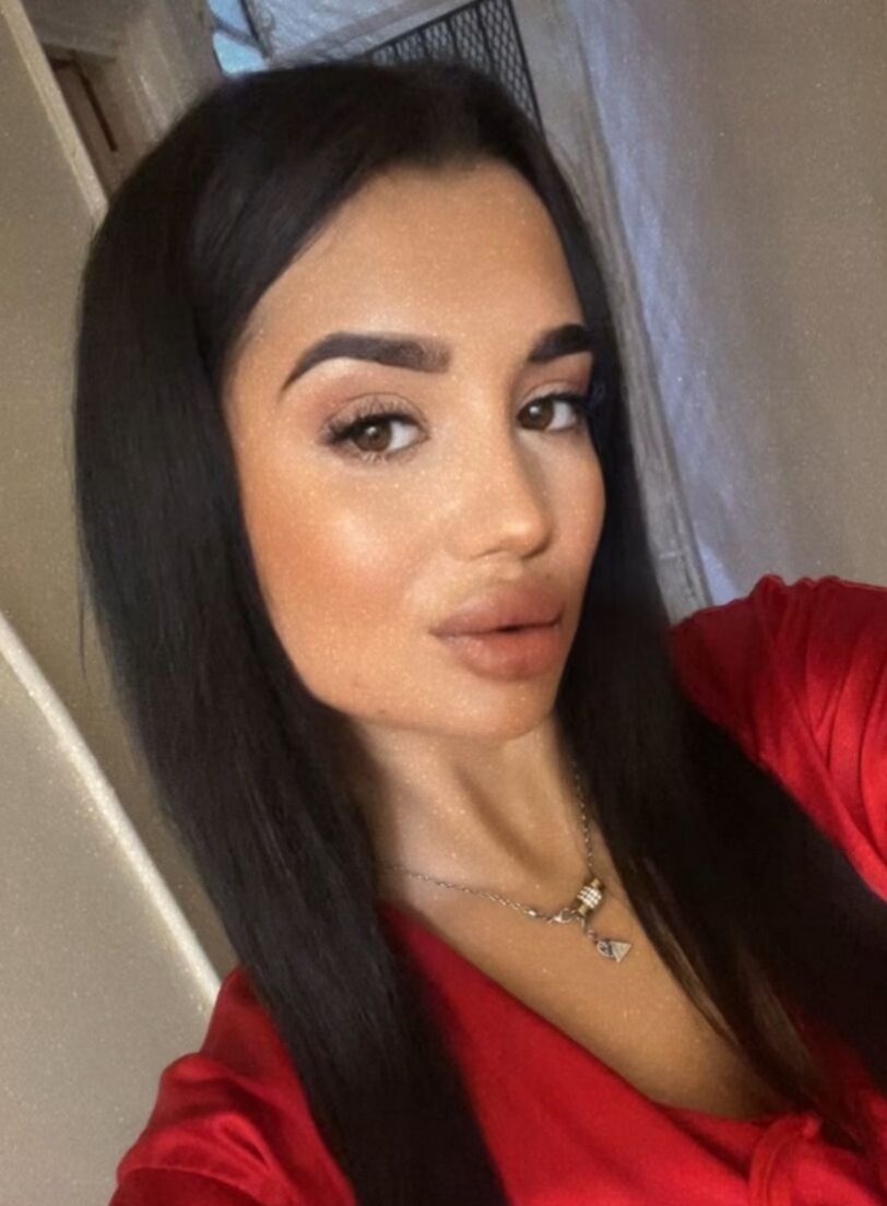 Bella_Ella1203