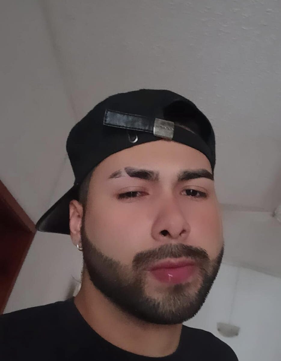 HotThreesoome profile