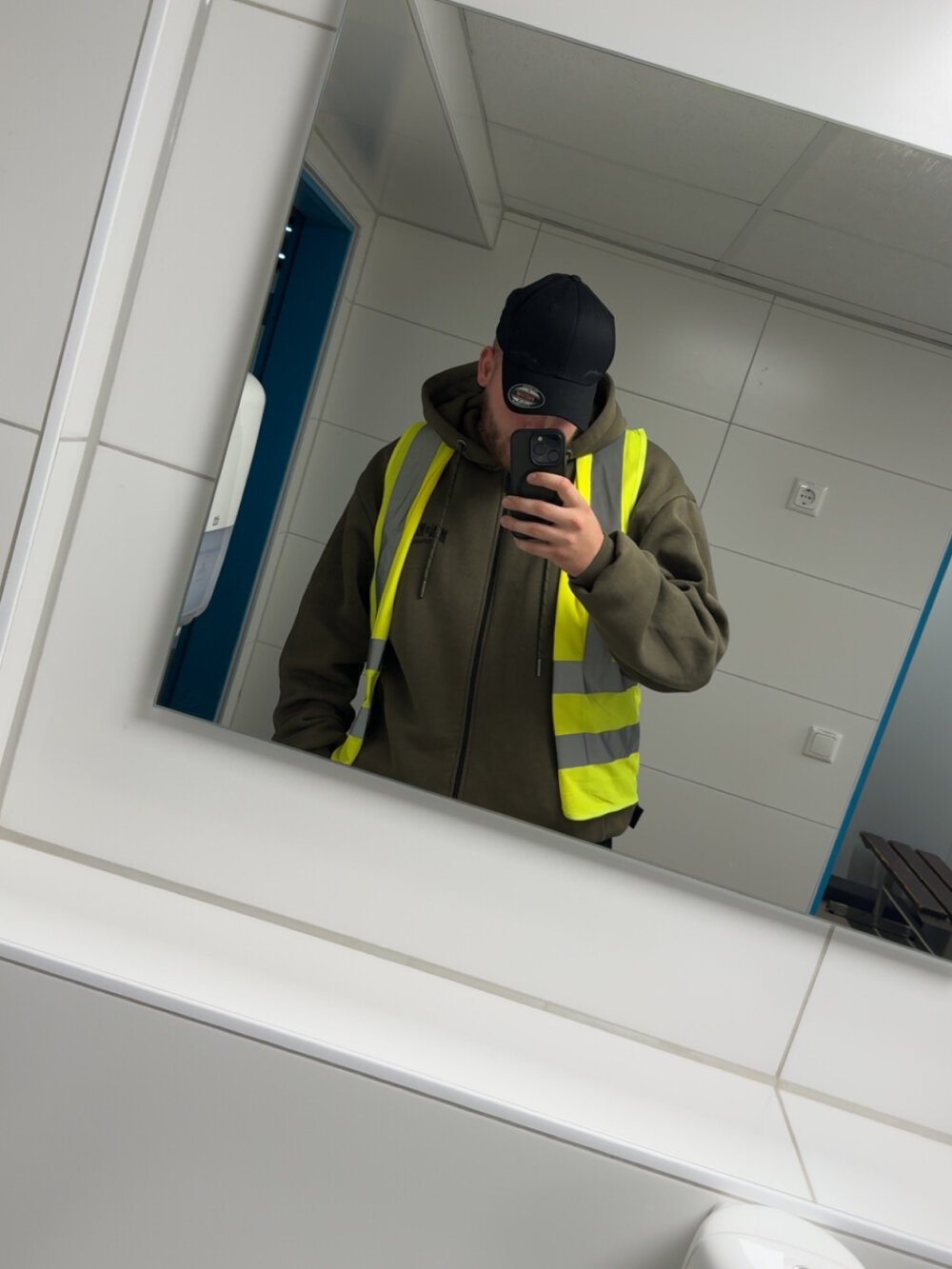 Alex12345867 Chat XXX Ngoại tuyến