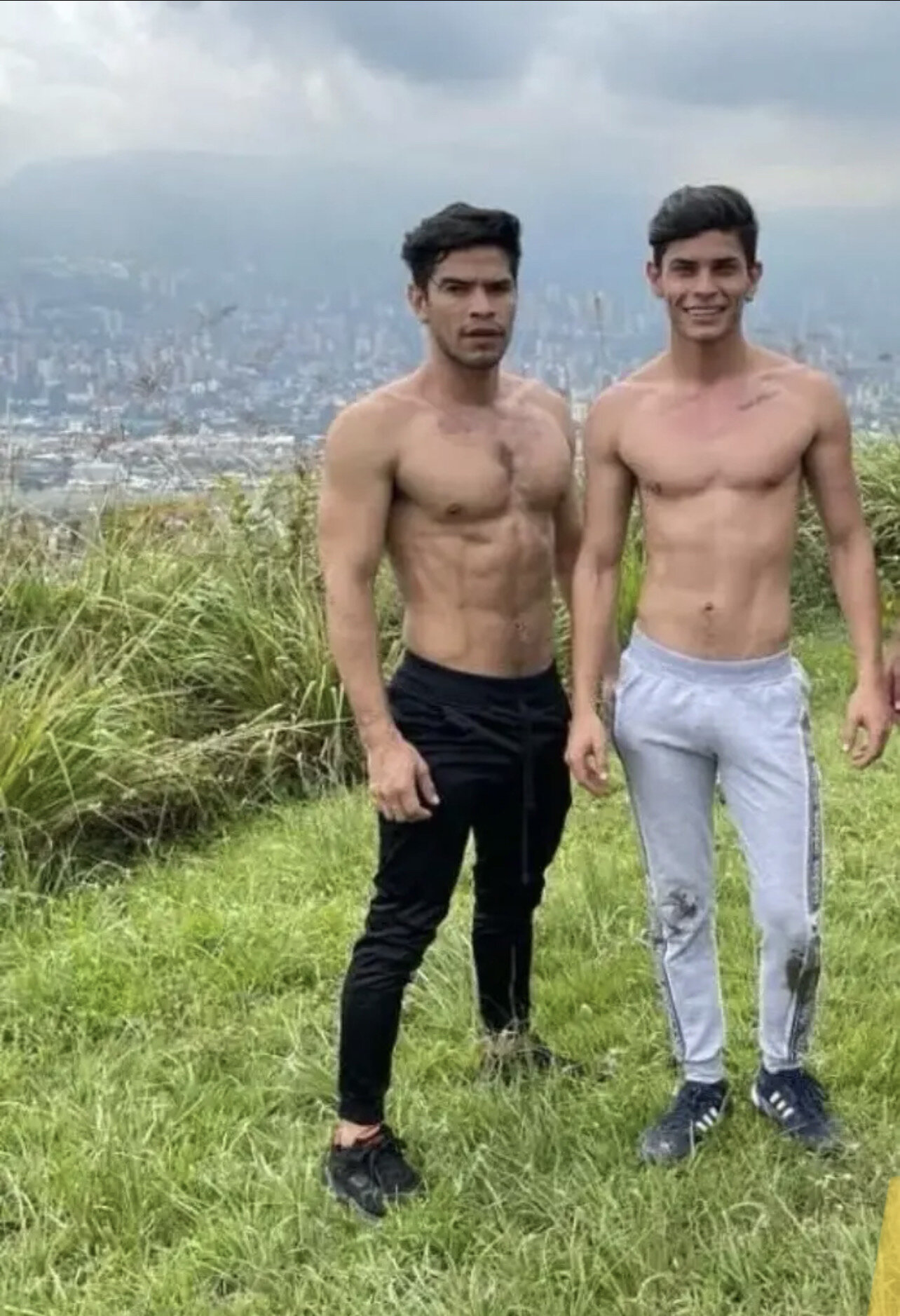 2latinboys2