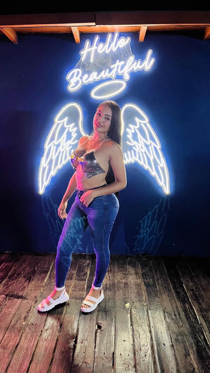 samanta_simons22