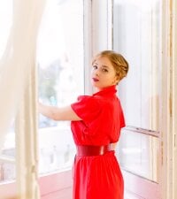 Nora_Reed's Offline Chat Room