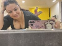 BBWpoledancer's Offline Chat Room