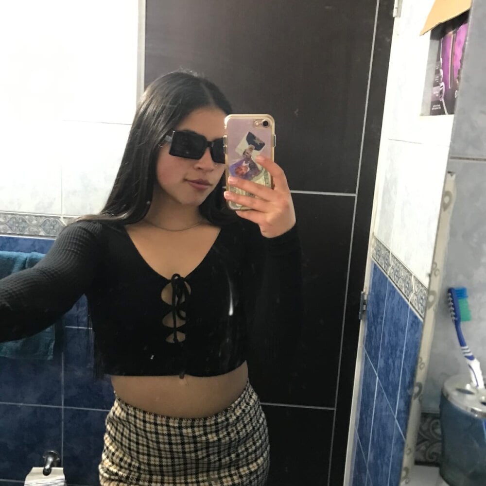 elivecams.com prettysamaraa livesex profile in in-neighboring-room cams