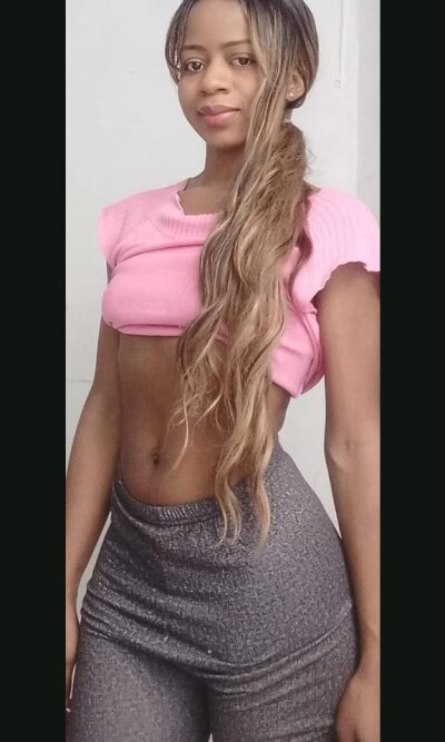 charlot_collin on StripChat