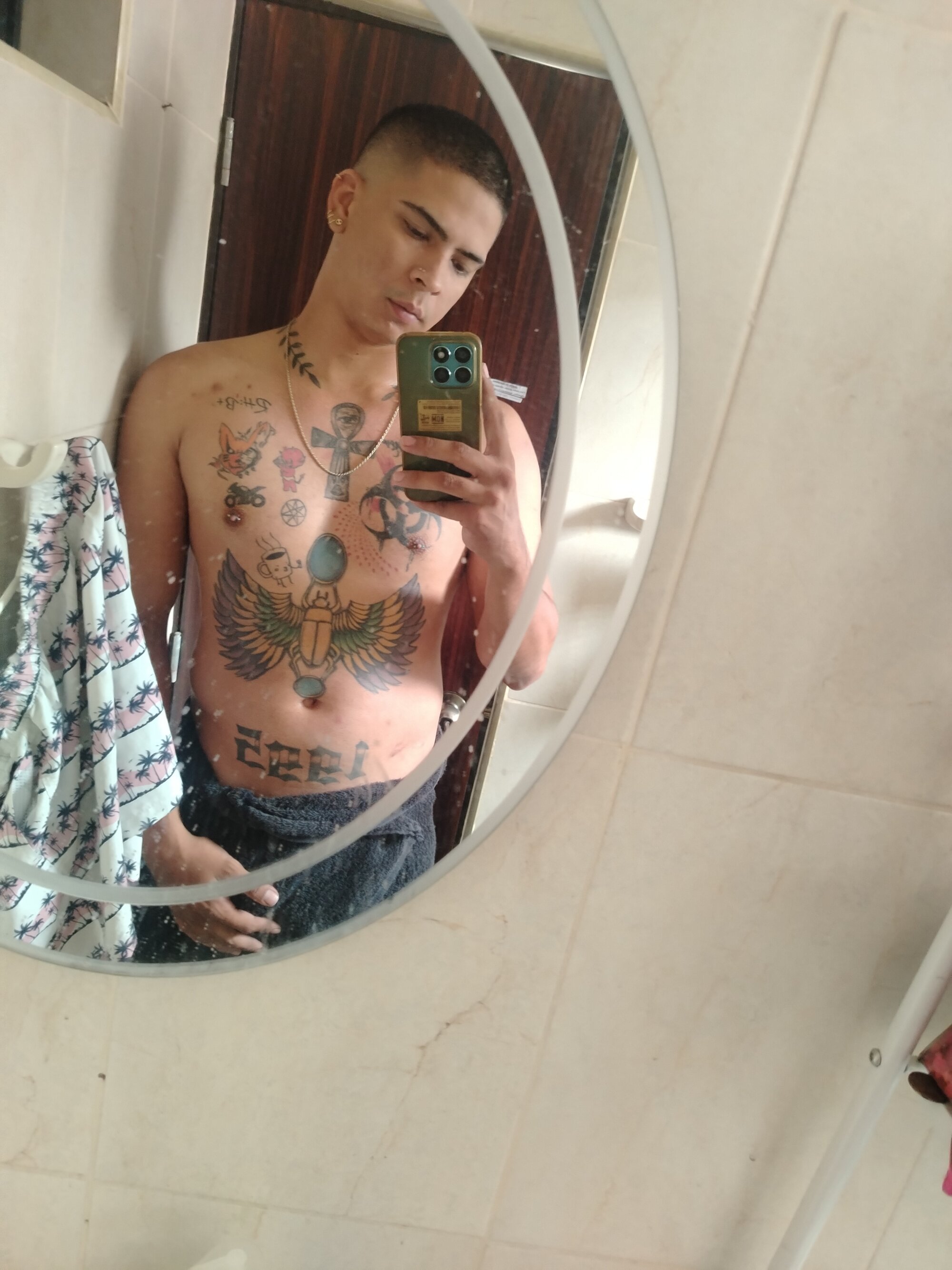 Hardbighotxxx live webcam