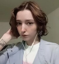 Mortualia_Rose Adlı Modelin Çevrimdışı Sohbet Odası