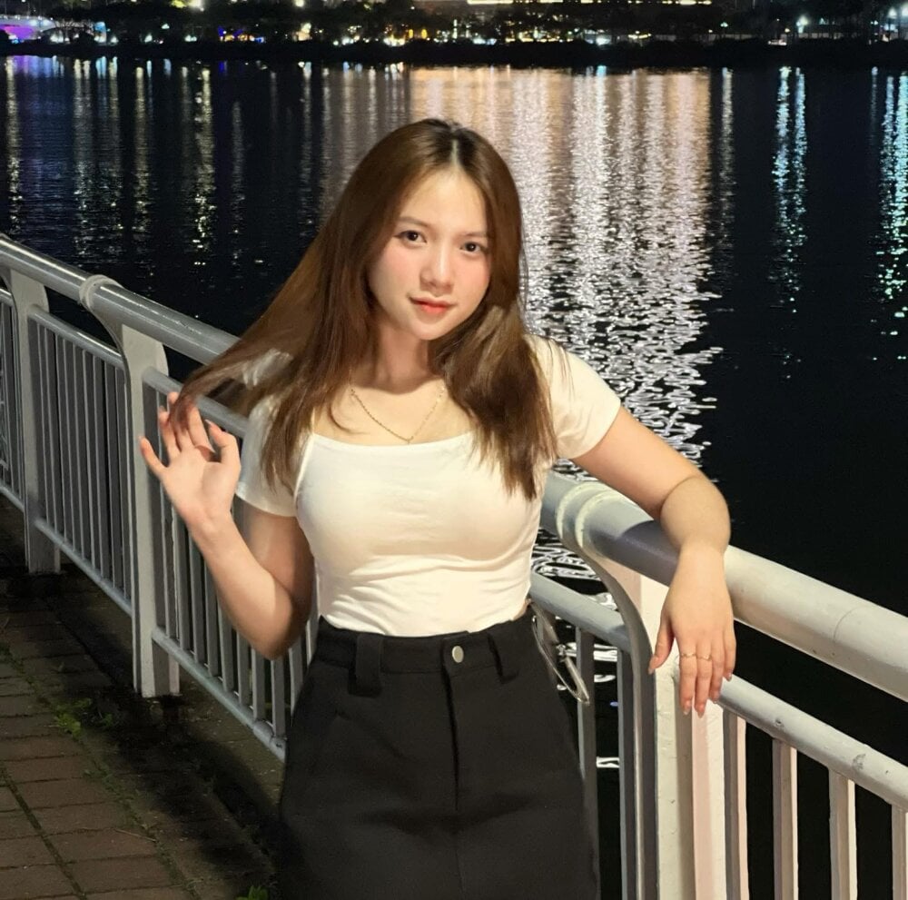 linh__cute from stripchat