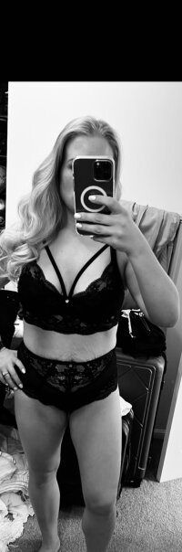 Sienna-Skye's Offline XXX Chat