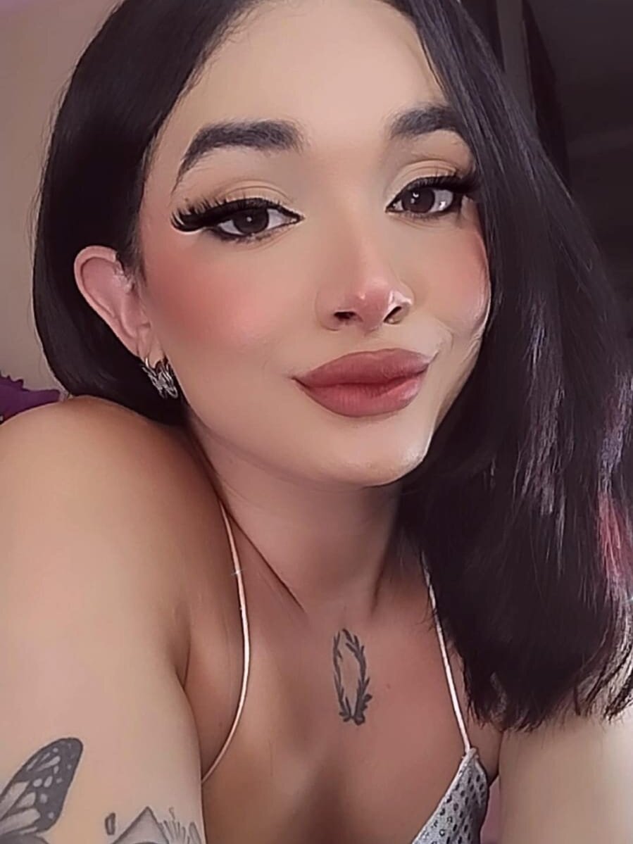 Live sex webcam photo for _Valentinne_marian_ #289897455