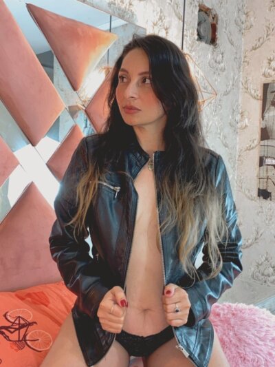 kimcathv Live Cam on StripChat