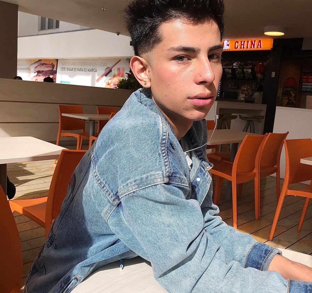 official_monroy