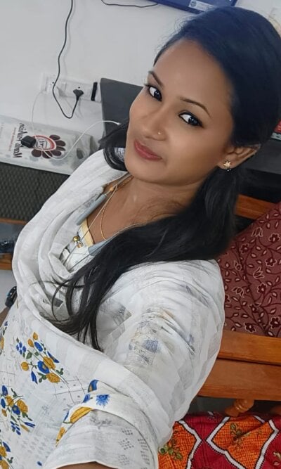 adult online chat Aadhini01