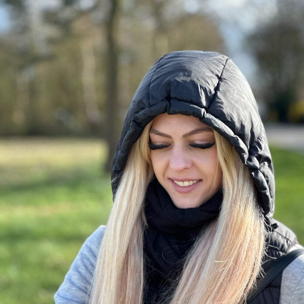 livesex.fan melina_diamond livesex profile in we-are-as-usual-playing-in-our-room cams