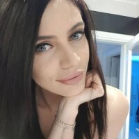 Leanora_'s Offline Chat Room