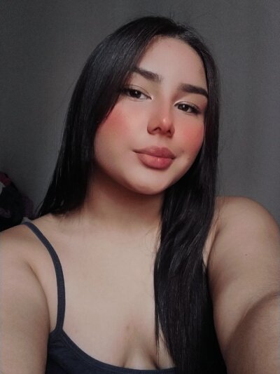 emma_rouse5 🔫 naked cam