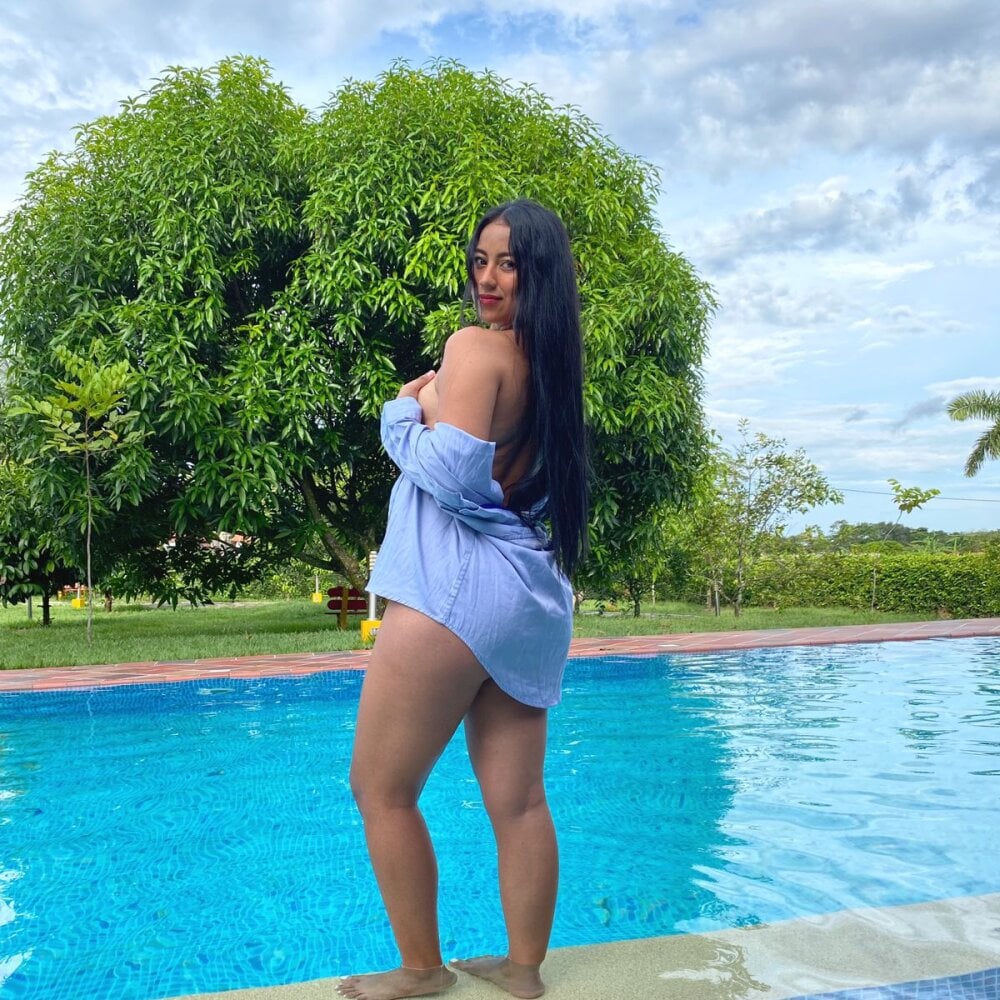 dani_jones profile