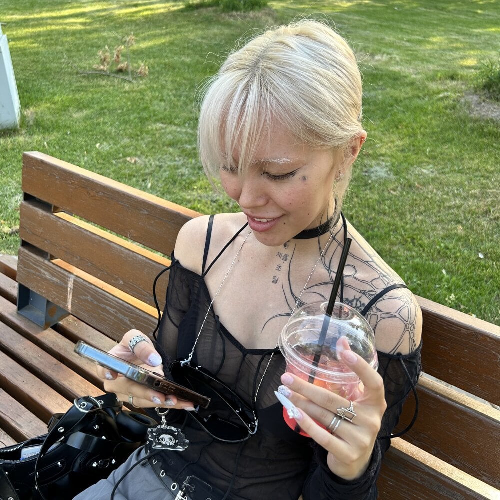 mega-camsex.com hirokumo livesex profile in thin cams