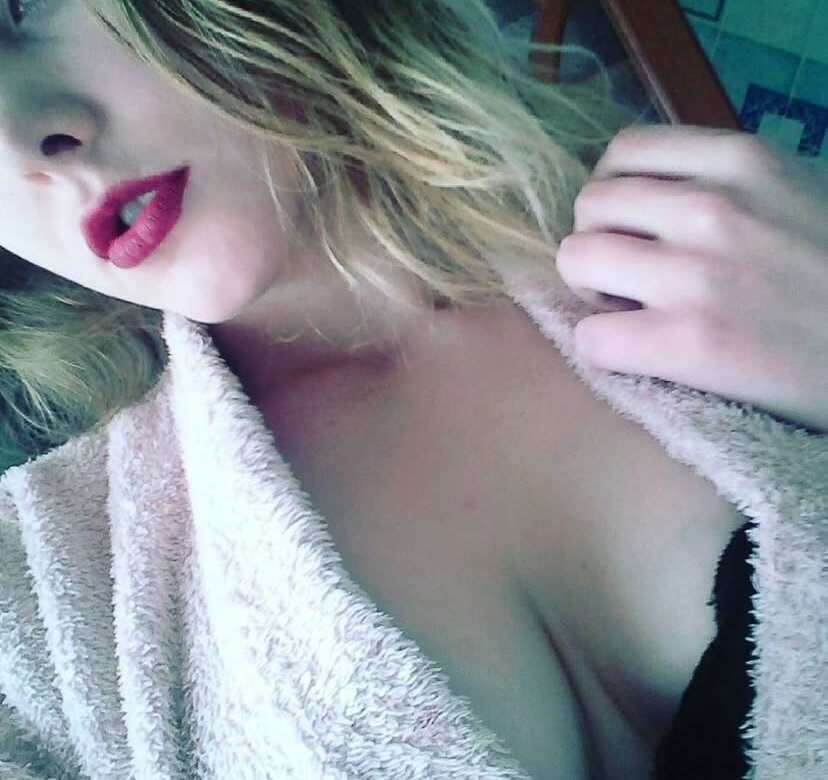 stripchat Elena_728 Live Webcam Featured On livesex.fan