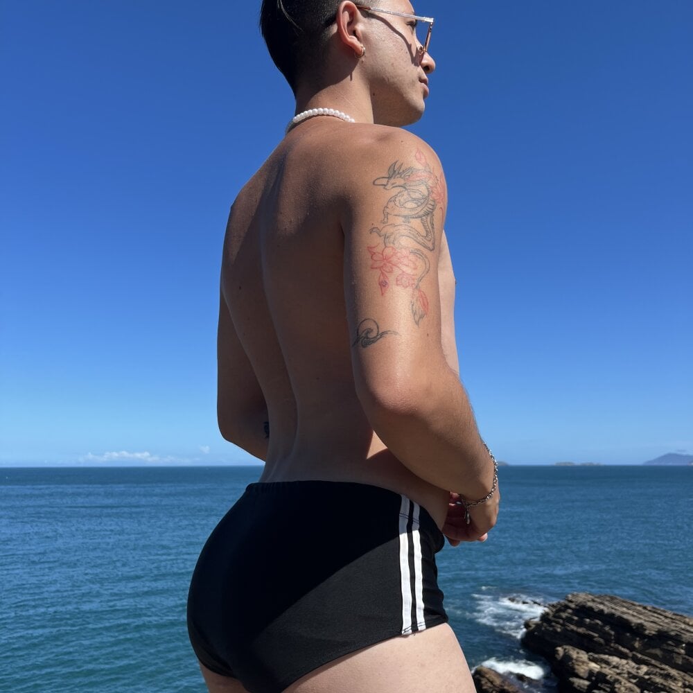 Liam_rey's Offline XXX Chat