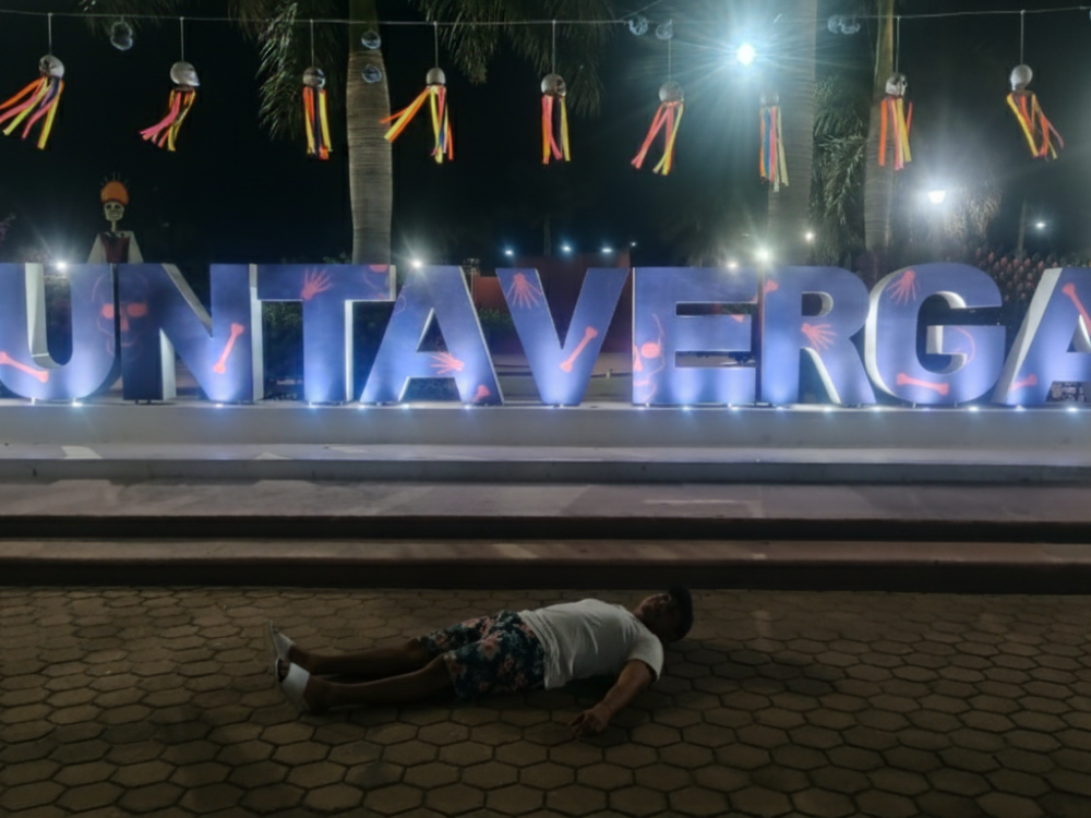 Adamorozco's Offline XXX Chat