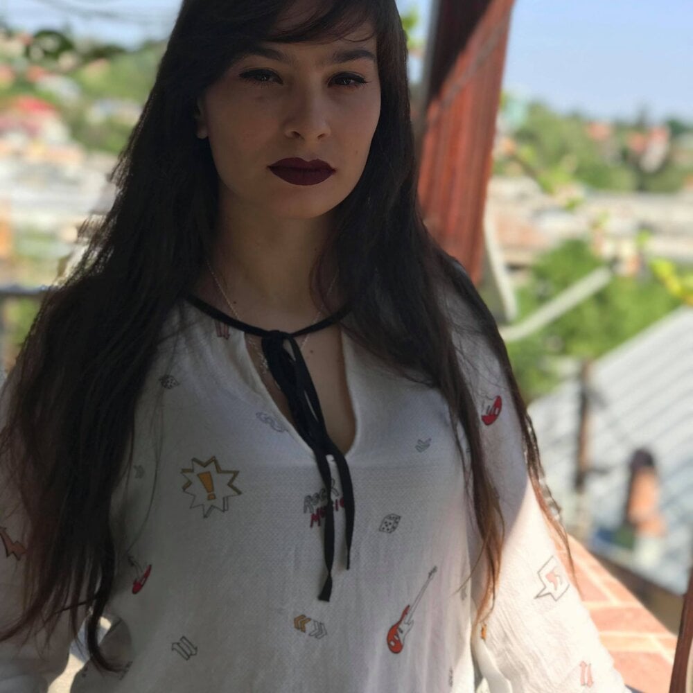 April_rose Webcam Model Profile | xHamsterLive