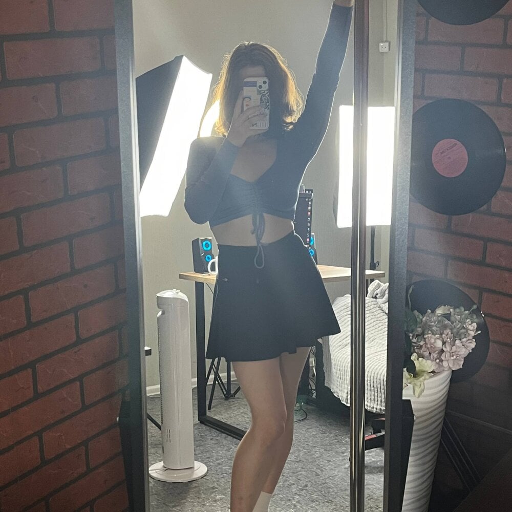 thepretty_kitty webcam profile - Zambian