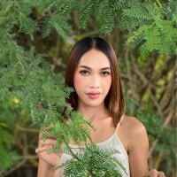 your_wifey's webcam live show