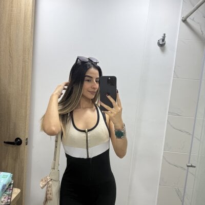 NIQUEILLA8 - latin young