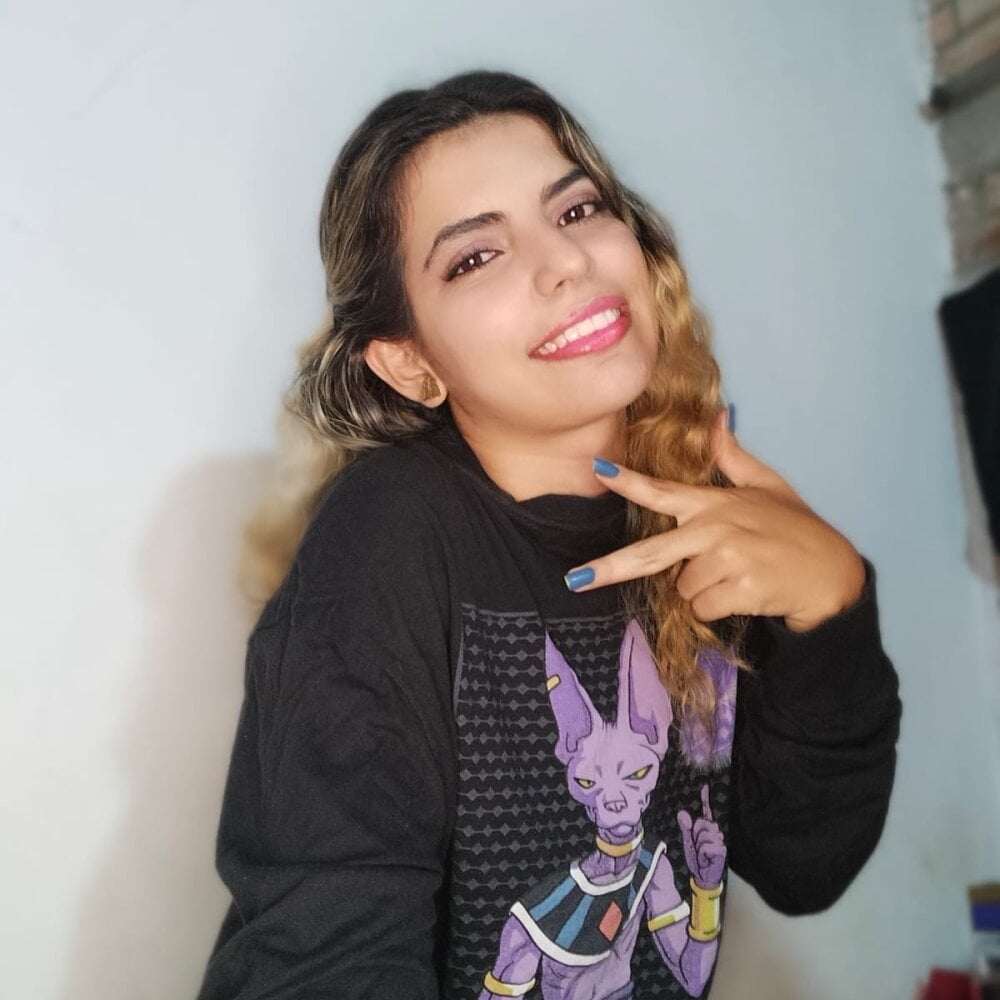 shirley2232-stripchat