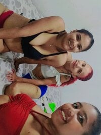 Trioslutty's Offline Chat Room